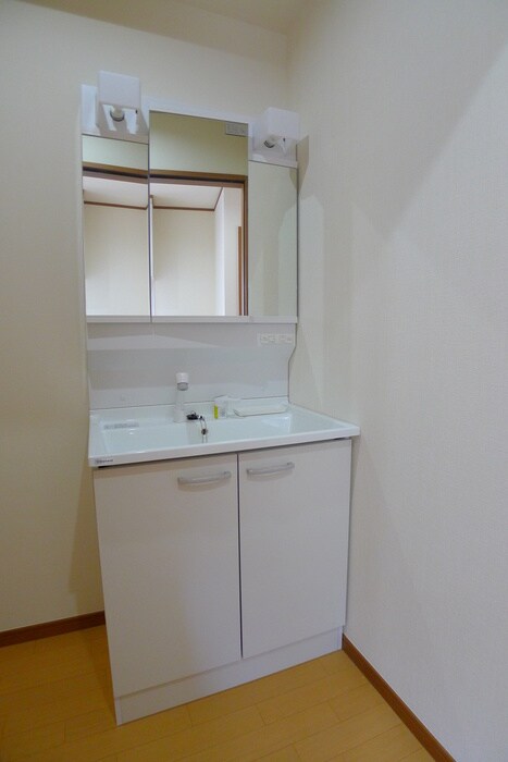 物件内観写真8　(洗面)