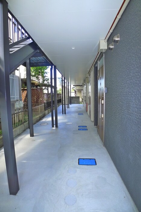 物件外観写真4　(エントランス部分)