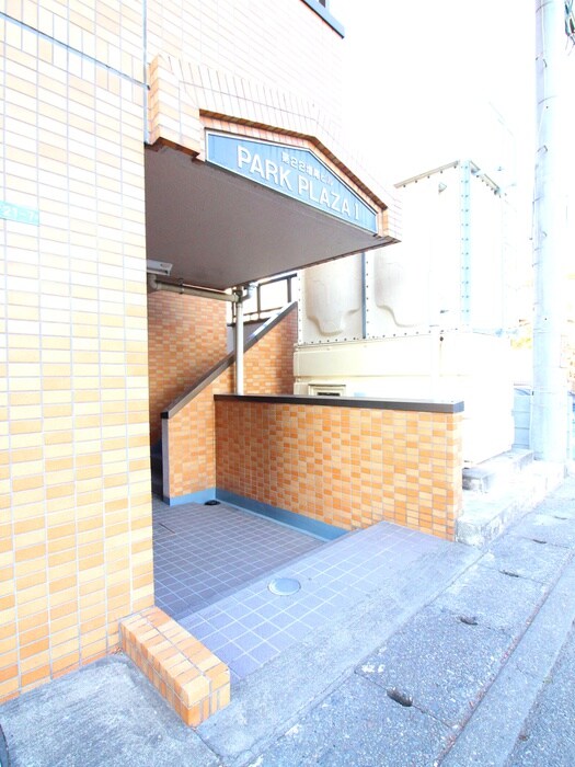 物件外観写真4　(エントランス部分)