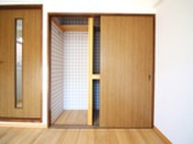 物件内観写真10　(収納)