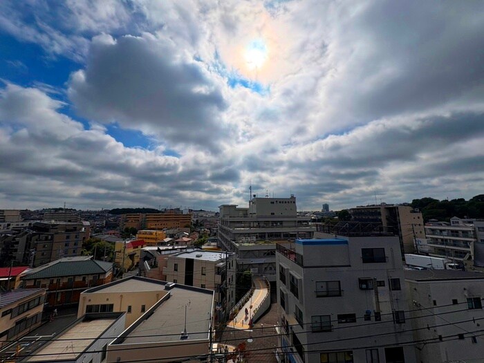 物件内観写真17　(室内からの展望)