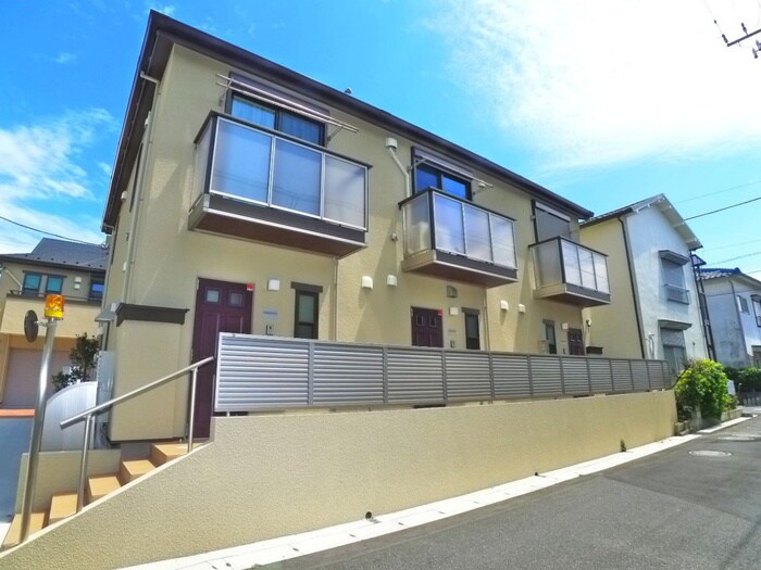 物件外観写真2　(エントランス部分)