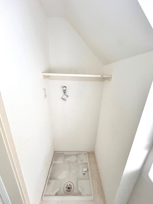 物件内観写真14　(洗濯機置場)