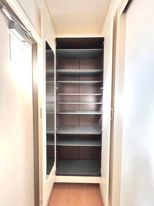 物件内観写真18　(靴箱)