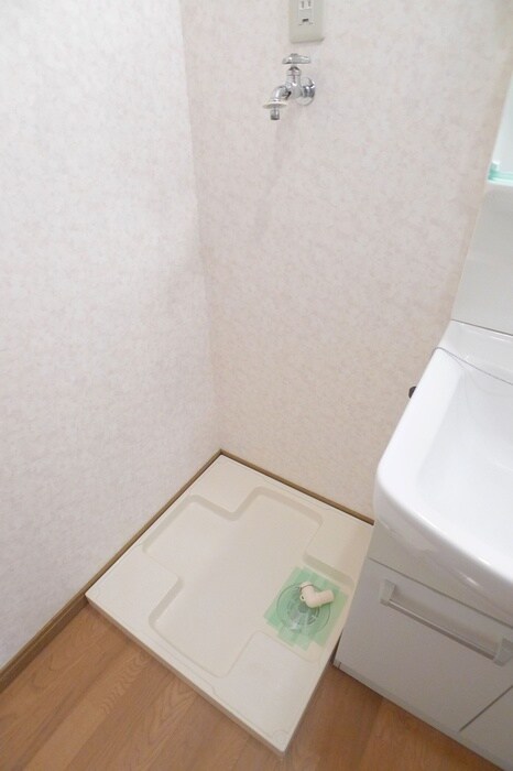 物件内観写真9　(洗濯機置場)