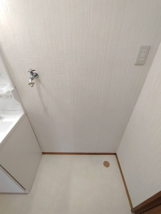 物件内観写真13　(洗濯機置場)