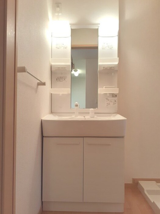 物件内観写真7　(洗面)