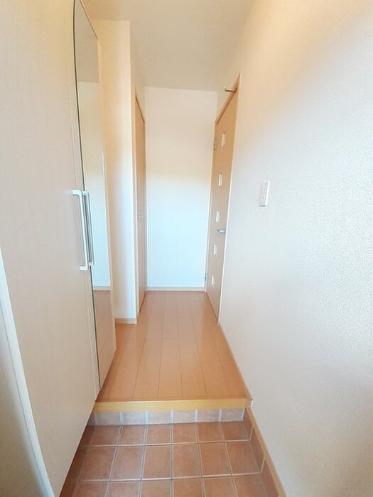 物件内観写真14　(玄関)