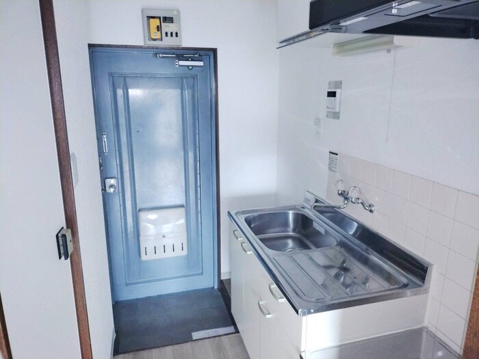 物件内観写真17　(玄関)