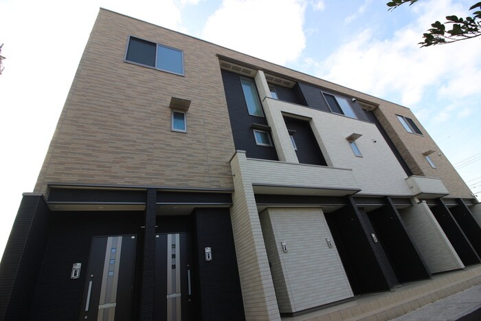 物件外観写真2　(外観写真)