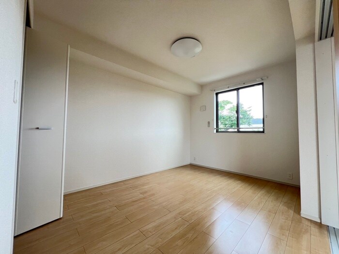 物件内観写真9　(居室)