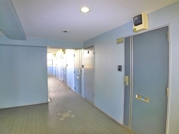 物件外観写真5　(エントランス部分)