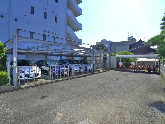 物件外観写真6　(駐輪場)