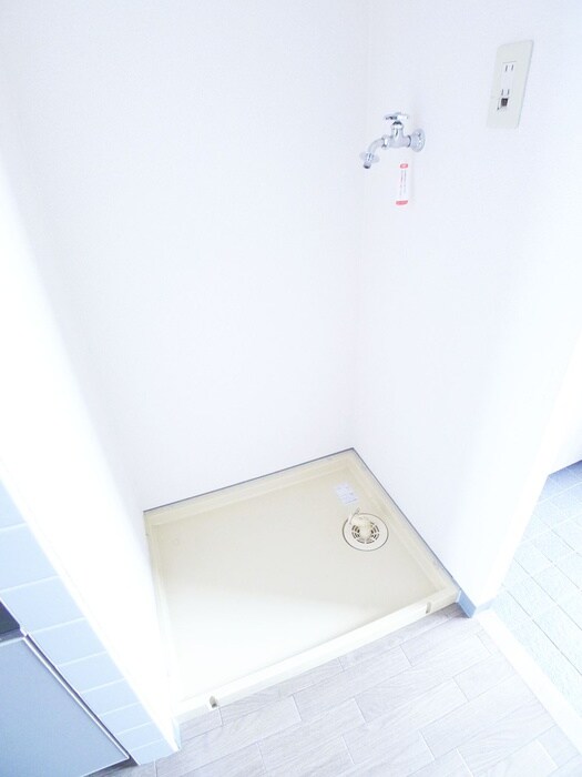 物件内観写真16　(洗濯機置場)