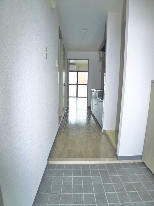物件内観写真19　(玄関)
