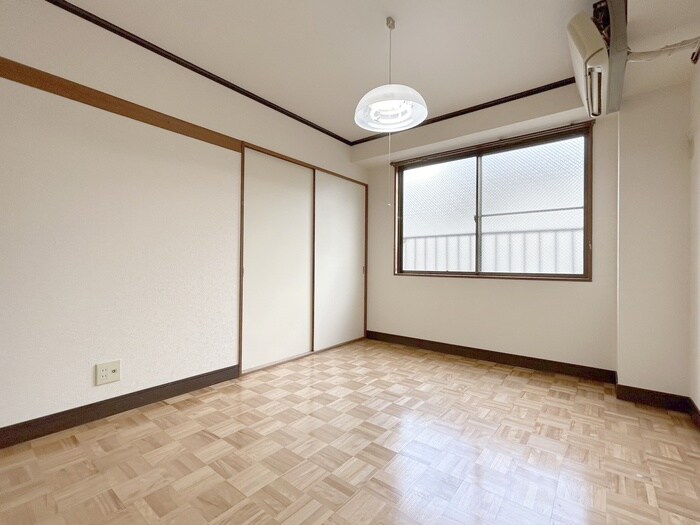 パレスコーポの居室