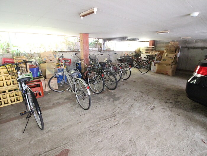 パレスコーポの駐輪場