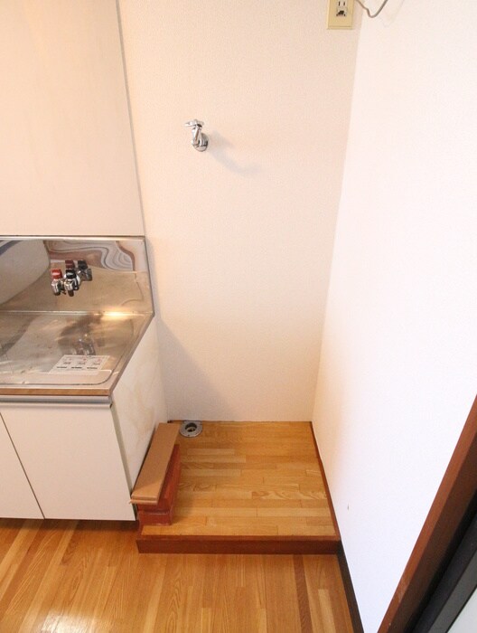 物件内観写真15　(洗濯機置場)