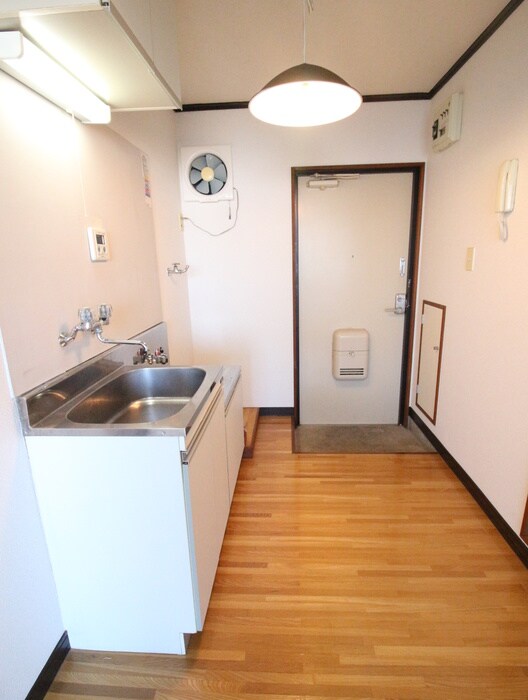 物件内観写真16　(玄関)