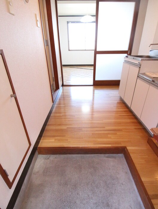 物件内観写真17　(玄関)