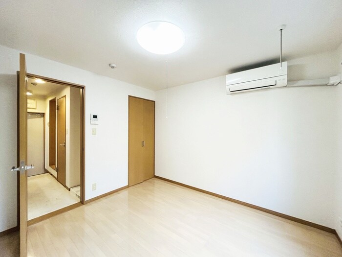 物件内観写真8　(居室)