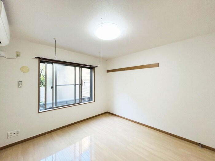 物件内観写真9　(居室)