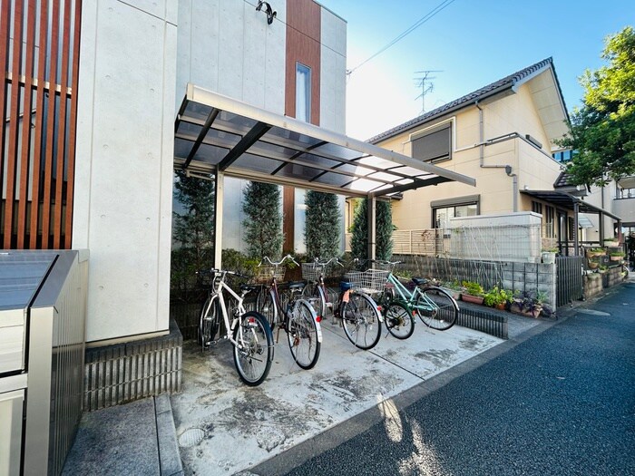 物件外観写真3　(駐輪場)