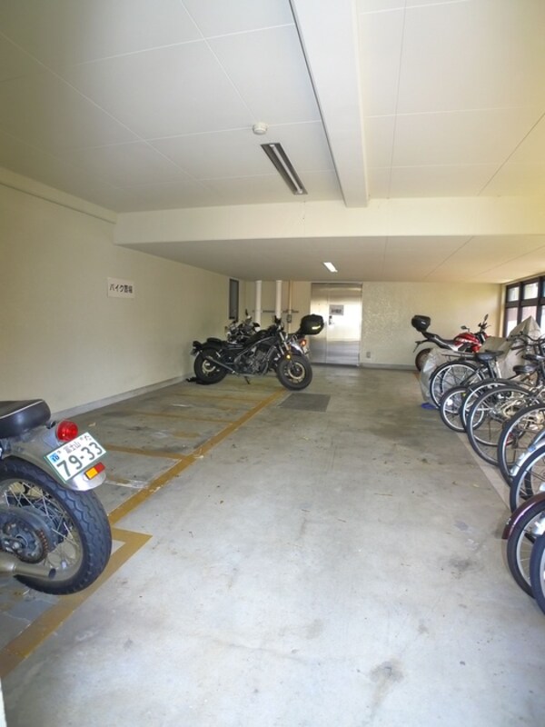 バイク置き場