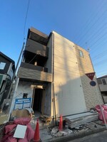 建築中