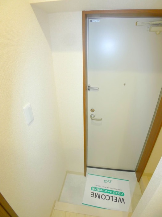 物件内観写真16　(玄関)