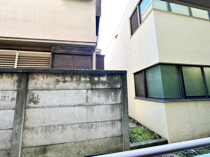 物件内観写真22　(室内からの展望)