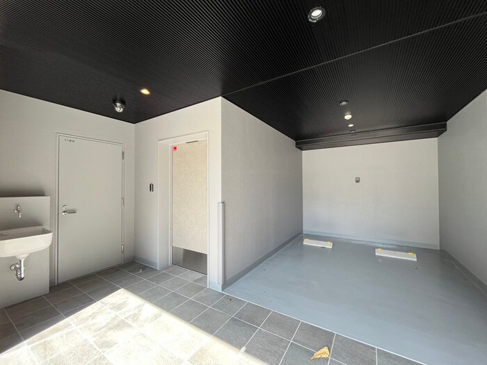 物件外観写真5　(駐車場)