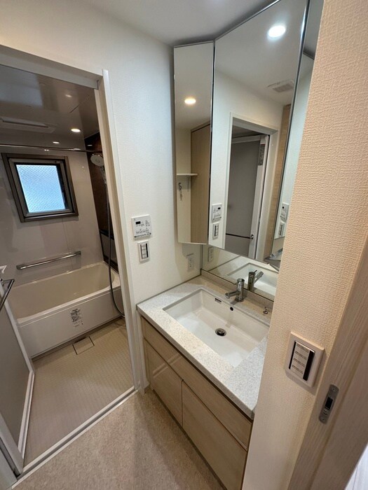 物件内観写真11　(洗面)