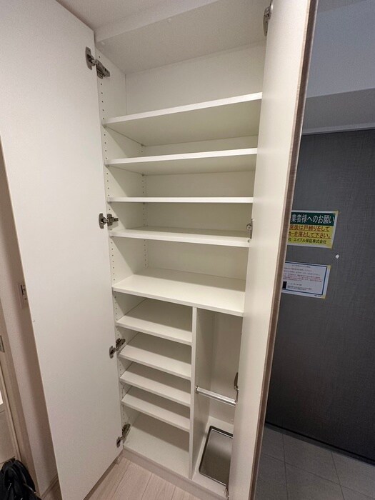 物件内観写真15　(靴箱)