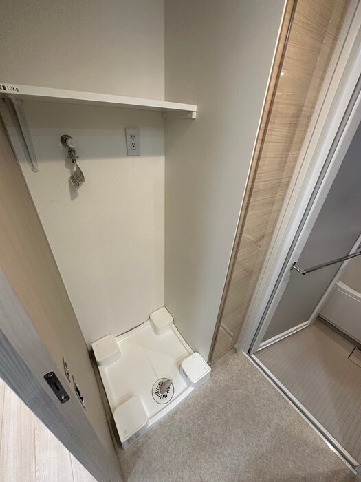 物件内観写真18　(洗濯機置場)