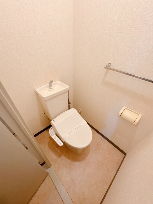 物件内観写真12　(トイレ)