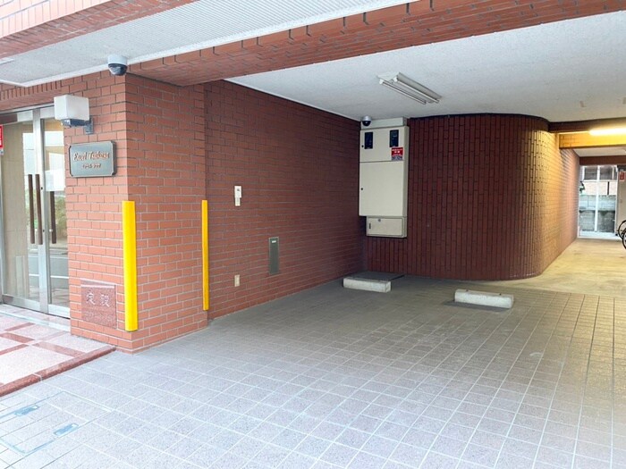 物件外観写真4　(駐車場)