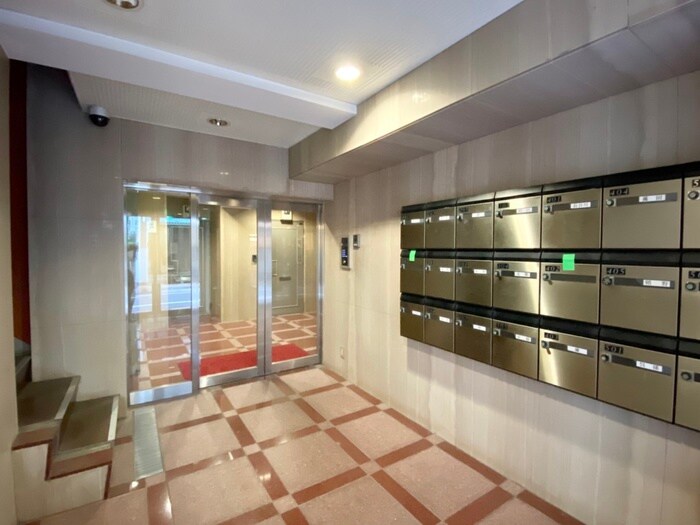 物件外観写真6　(エントランス部分)