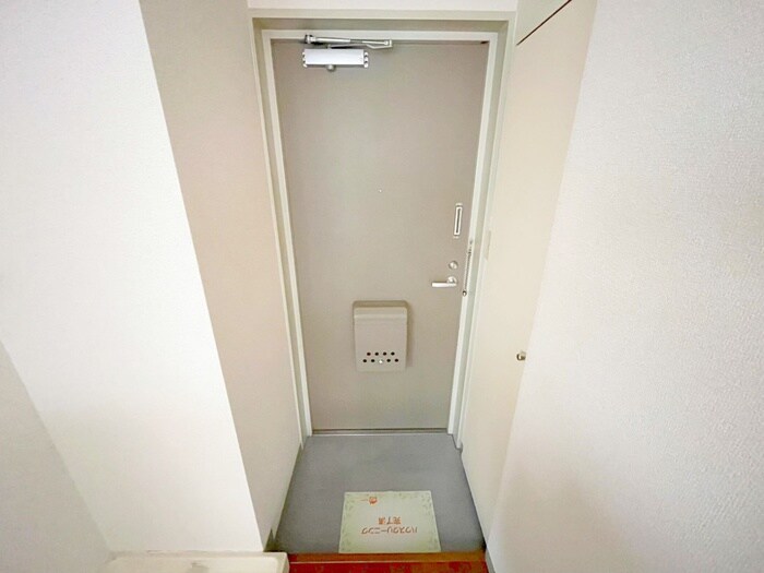 物件内観写真14　(玄関)