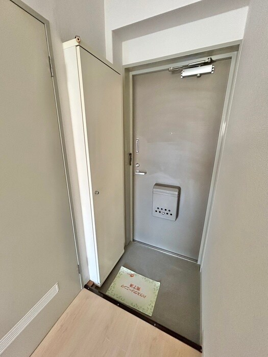 物件内観写真19　(玄関)