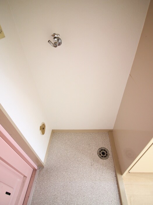 物件内観写真13　(洗濯機置場)