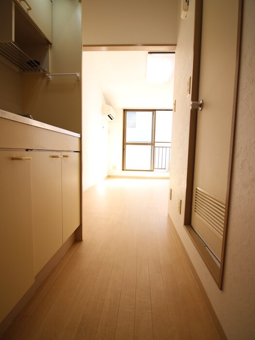 物件内観写真19　(廊下)