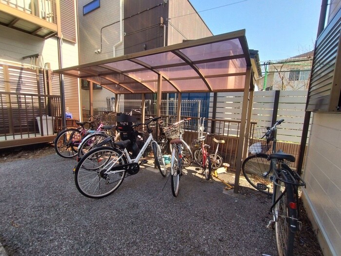 物件外観写真6　(駐輪場)