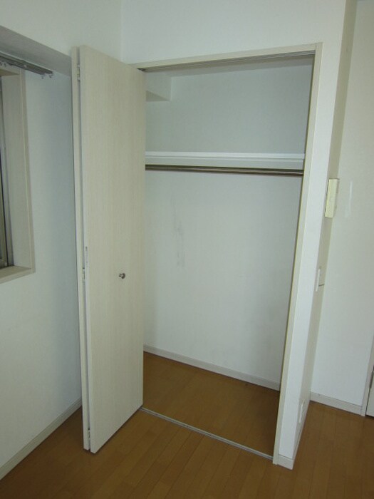 物件内観写真12　(収納)