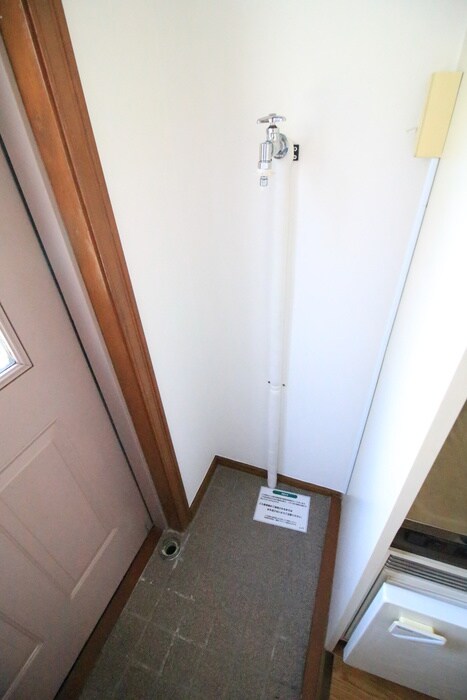 物件内観写真14　(洗濯機置場)