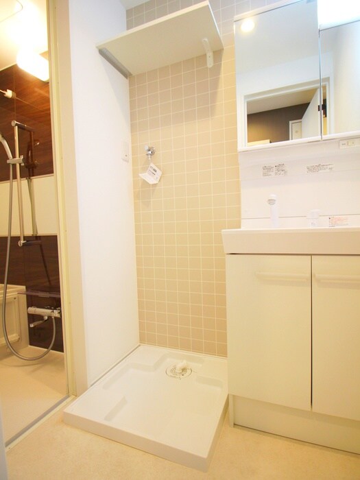 物件内観写真18　(洗濯機置場)