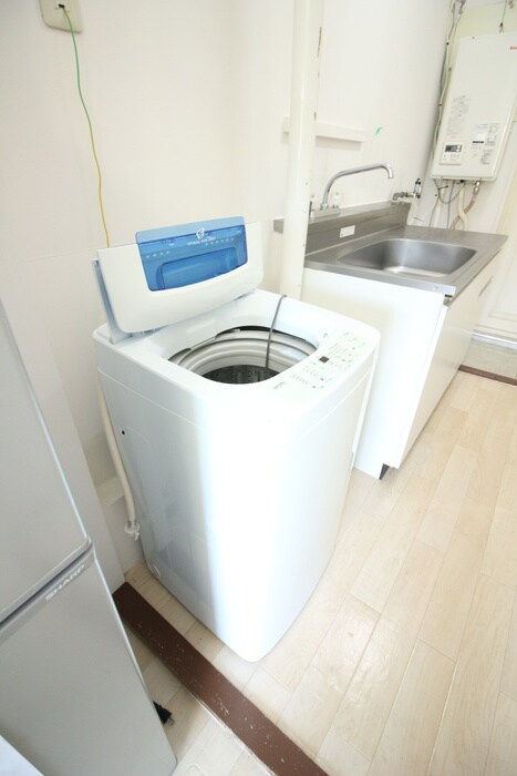 物件内観写真15　(洗濯機置場)