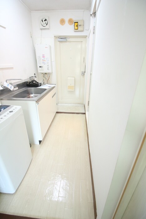 物件内観写真20　(廊下)