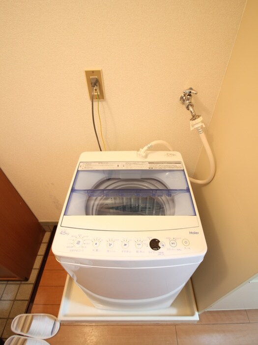 物件内観写真11　(洗濯機置場)