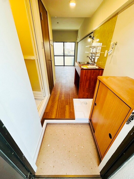 物件内観写真18　(玄関)